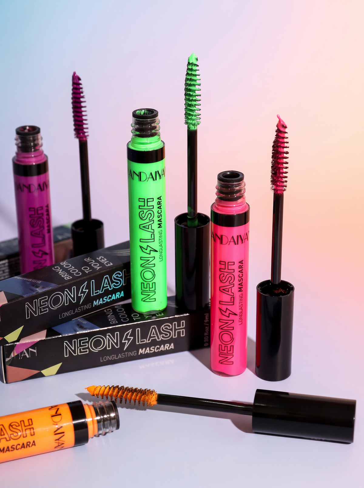 Long Lasting Fluorescent Mascara – Lengthening & Curling Effect