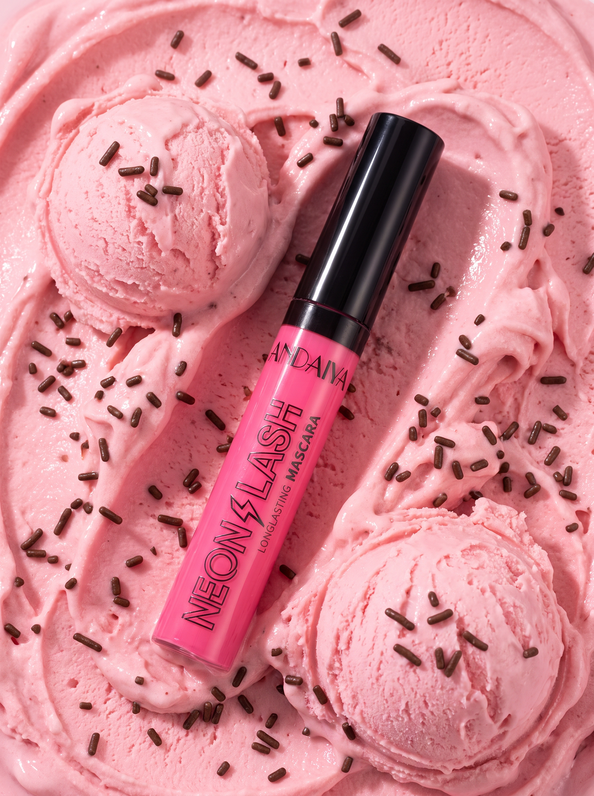 Long Lasting Fluorescent Mascara – Lengthening & Curling Effect